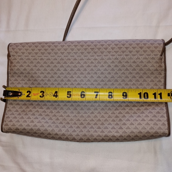 🎊HP!🎊VTG Liz Claiborne | Grey/Taupe Genuine Leather Envelope Shoulder Purse - Picture 13 of 15